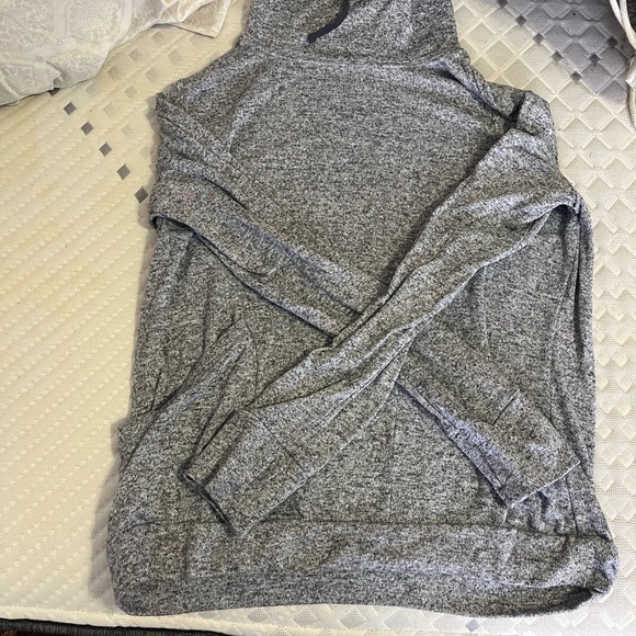 Old Navy Winter Athletic Pullover - Picture 6 of 6